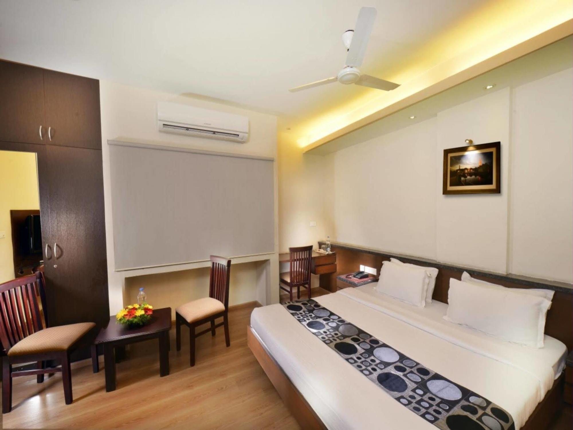 Capital O 64773 Horizon Heights Serviced Apartments Коимбатур Экстерьер фото